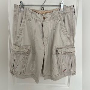 HOLLISTER CARGO SHORTS!!
